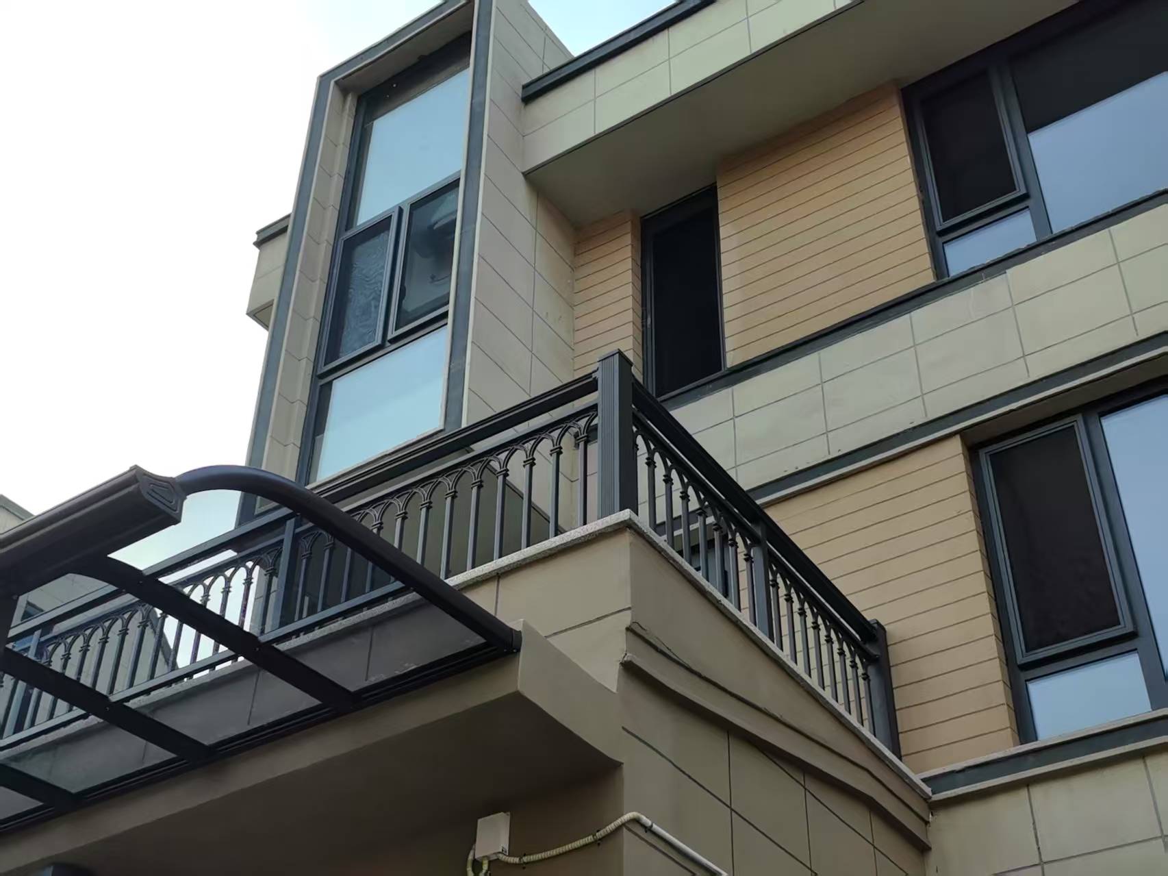 陽(yáng)臺(tái)欄桿LO-YT-11